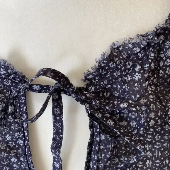 Ann Taylor LOFT Navy Blue White Geometric Print Sleeveless Tie‎ Neck Blouse M - Picture 3 of 5